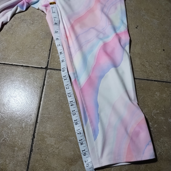 Fabletics Power Hold Pastel Capri Leggings Size XL/XXL - Picture 6 of 7